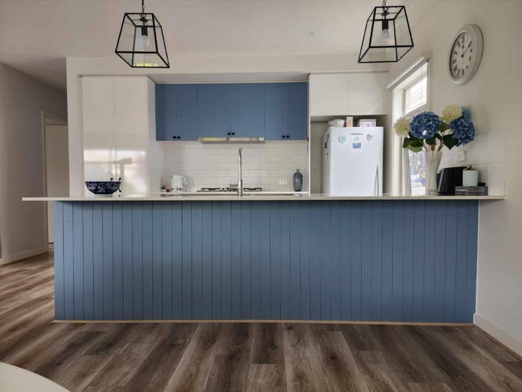 Before: Blue Island Bar → Gloss White